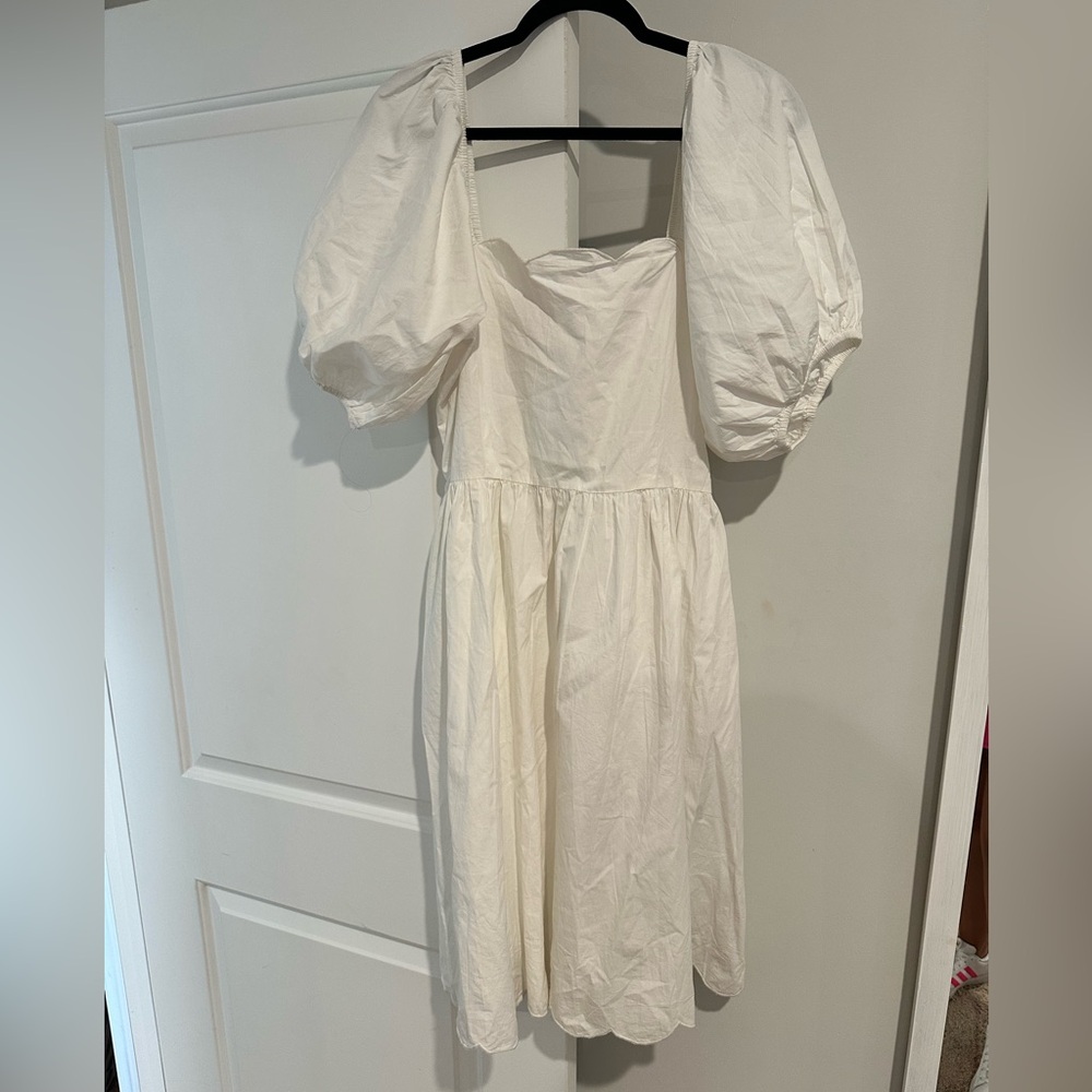 NWOT Tiny Tassel Size L Elegant White Puff Sleeve Dress